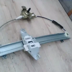 Végkiárusítás DAEWOO KALOS Bal hátsó ablakemelő szerkezet mechanikus 4 ajtós bontott alkatrész