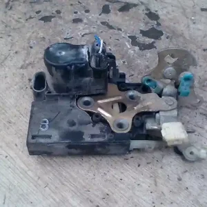 Ajánlat DAEWOO KALOS Jobb első ajtó zárszerkezet központizáras bontott alkatrész