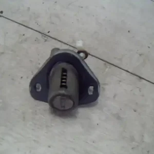 Szezonális akció DAEWOO LANOS 01- Csomagtérajtó dugózár bontott alkatrész