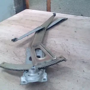 Vásárlói kedvenc DAEWOO NEXIA Jobb első ablakemelő szerkezet mechanikus 3 ajtós bontott alkatrész