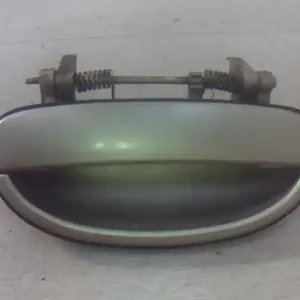 Végkiárusítás DAEWOO NUBIRA 99-03 Bal hátsó külső kilincs 4 ajtós bontott alkatrész