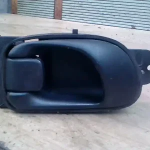 Outlet DAEWOO Tacuma 99-04 Jobb hátsó belső kilincs 5 ajtós bontott alkatrész