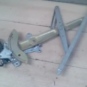 DAIHATSU APPLAUSE Bal első ablakemelő szerkezet elektromos bontott alkatrész Azonnal elérhető