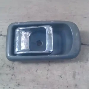 Korlátozott ajánlat DAIHATSU APPLAUSE Bal első belső kilincs bontott alkatrész