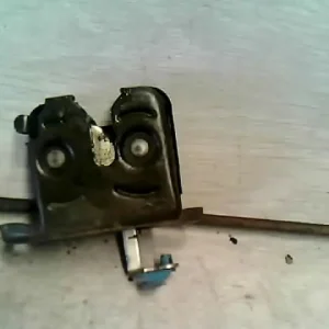 DAIHATSU APPLAUSE Csomagtér ajtó zárszerkezet bontott alkatrész Vedd meg most