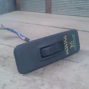 Biztonságos fizetés DAIHATSU APPLAUSE Jobb első ablakemelő kapcsoló bontott alkatrész