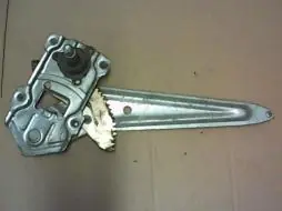 Legnépszerűbb DAIHATSU CHARADE Jobb hátsó ablakemelő szerkezet mechanikus bontott alkatrész