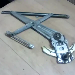 DAIHATSU CHARADE -92 Jobb első ablakemelő szerkezet mechanikus bontott alkatrész Ne maradj le