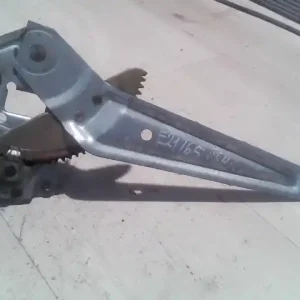 Nézd meg most DAIHATSU CHARADE -92 Jobb hátsó ablakemelő szerkezet mechanikus 5 ajtós bontott alkatrész