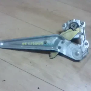 Gyors szállítás DAIHATSU CHARADE -92 Jobb hátsó ablakemelő szerkezet mechanikus 5 ajtós bontott alkatrész