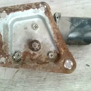 DAIHATSU COURE Ablaktörlő motor első bontott alkatrész Korlátozott ajánlat