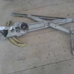 DAIHATSU COURE Bal első ablakemelő szerkezet 3 ajtós bontott alkatrész Népszerű