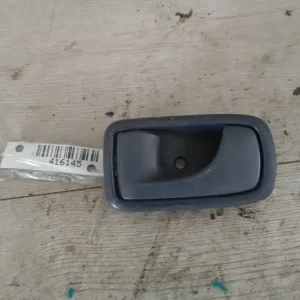 DAIHATSU COURE Bal első belső kilincs 3 ajtós bontott alkatrész Kiárusítás