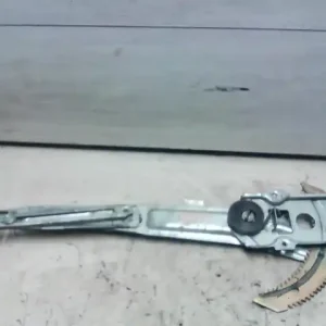 Alacsony ár DAIHATSU COURE Jobb első ablakemelő szerkezet mechanikus mechanikus bontott alkatrész