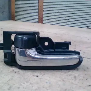 Szuper ajánlat DAIHATSU Cuore 2003-2005( L251) Bal hátsó belső kilincs 5 ajtós bontott alkatrész