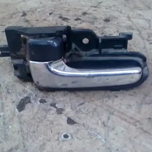 Árengedmény DAIHATSU Cuore 2007- (L276) Bal első belső kilincs bontott alkatrész