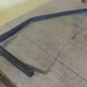 Akciós ár FIAT DUCATO 81-94 Bal első fixüveg ajtóban 3 ajtós bontott alkatrész