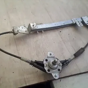 Akciós ár FIAT PUNTO I. Bal hátsó ablakemelő szerkezet mechanikus bontott alkatrész
