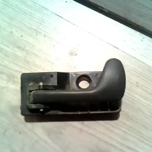 Végkiárusítás FIAT PUNTO I. Bal hátsó belső kilincs bontott alkatrész