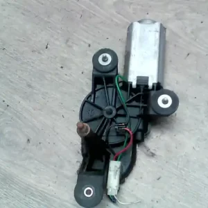 Vedd meg most FIAT PUNTO II. Ablaktörlő motor hátsó 5 ajtós bontott alkatrész