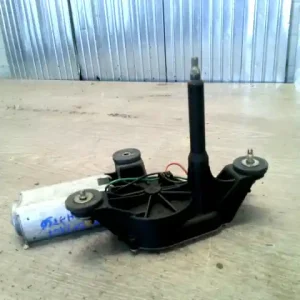 Vedd meg online FIAT PUNTO II. Ablaktörlő motor hátsó 3 ajtós bontott alkatrész