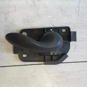 Vedd meg most FIAT PUNTO II. Jobb első belső kilincs bontott alkatrész