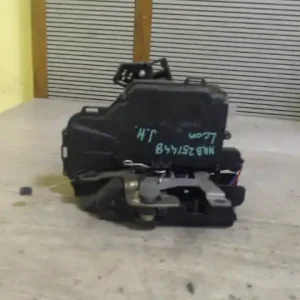 SEAT LEON 99- Jobb hátsó ajtó zárszerkezet központi záras 5 ajtós bontott alkatrész Azonnal elérhető