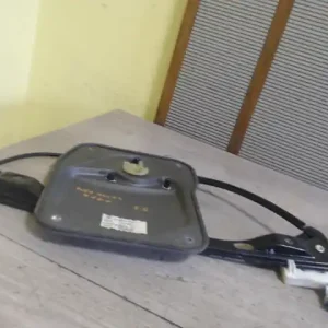 Bestseller SKODA FABIA 07-10 Jobb első ablakemelő szerkezet elektromos motor nélküli, 5 ajtós bontott alkatrész