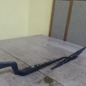 Kedvezményes ár SKODA FABIA 99-07 Ablaktörlő kar bal első bontott alkatrész