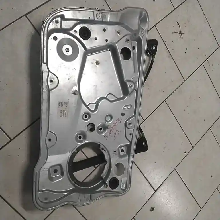 Azonnali szállítás SKODA FABIA 99-07 Bal első ablakemelő szerkezet elektromos ferdehátú kivitel 5 ajtós bontott alkatrész