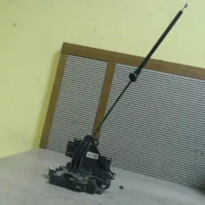 Ingyenes szállítás SKODA FABIA 99-07 Bal első ajtó zárszerkezet központi záras bontott alkatrész