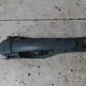 Ajánlat SKODA FABIA 99-07 Bal hátsó külső kilincs 5 ajtós ferdehátu bontott alkatrész