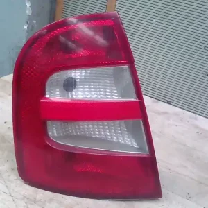 Vedd meg online SKODA FABIA 99-07 Bal hátsó lámpa 5 ajtós bontott alkatrész