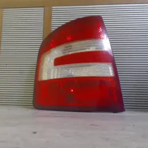 Biztonságos fizetés SKODA FABIA 99-07 Bal hátsó lámpa 4 ajtós bontott alkatrész