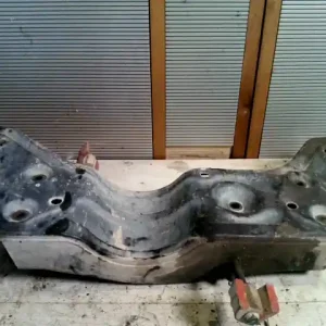 Alacsony ár SKODA FABIA 99-07 Első bölcső futóműtartó segédkeret 1.2 b bontott alkatrész