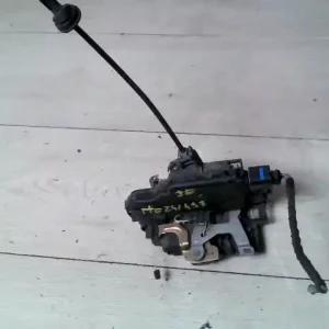 Azonnal elérhető SKODA FABIA 99-07 Jobb első ajtó zárszerkezet központizáras bontott alkatrész