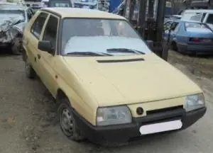 SKODA FAVORIT Jobb első külső kilincsbontott alkatrész Szuper ajánlat