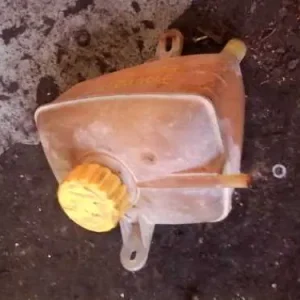 SKODA FAVORIT Kiegyenlítő tartály bontott alkatrész Legjobb ár