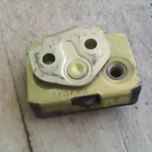 Végkiárusítás SKODA FELICIA 97- Bal első ajtó zárszerkezet mechanikus bontott alkatrész