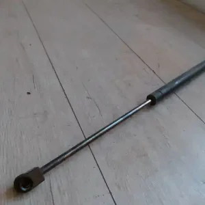 SKODA FELICIA 97- Csomagtérajtó kitámasztó teleszkóp pozíció független 5 ajtós bontott alkatrész Vásárlói kedvenc