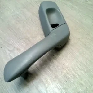 Azonnali szállítás SKODA FELICIA 97- Jobb hátsó kilincsburkolat+ajtó behúzó bontott alkatrész