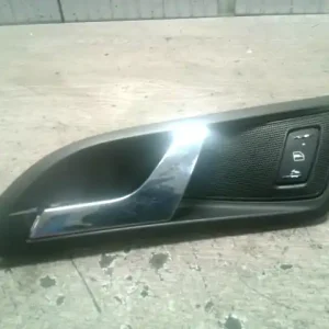 Expressz szállítás SKODA Octavia (1Z) 2004-2013 Bal hátsó belső kilincs + ablakemelő kapcsoló bontott alkatrész