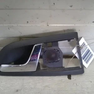 Vedd meg online SKODA OCTAVIA 00-04 Bal hátsó belső kilincs bontott alkatrész