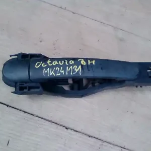 Biztonságos fizetés SKODA OCTAVIA 00-04 Bal hátsó külső kilincs 5 ajtós, központi záras bontott alkatrész