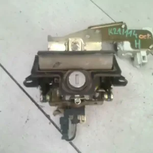 SKODA OCTAVIA 00-04 Csomagtérajtó kilincs dugózárral, központi zár motorral bontott alkatrész Azonnal elérhető