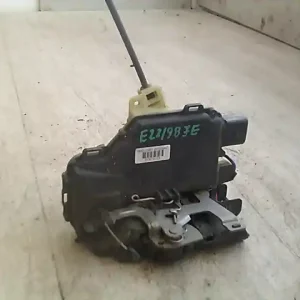 Vedd meg online SKODA OCTAVIA 00-04 Jobb első ajtó zárszerkezet központizáras bontott alkatrész