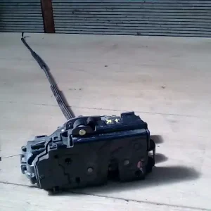 SKODA OCTAVIA 00-04 Jobb hátsó ajtó zárszerkezet központi záras 5 ajtós, központi záras bontott alkatrész Biztonságos fizetés