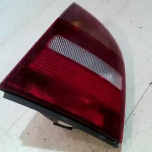 SKODA OCTAVIA 00-04 Jobb hátsó lámpa 4 ajtós bontott alkatrész Ne maradj le