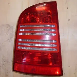 Kedvezményes ár SKODA OCTAVIA 04-08 Bal hátsó lámpa bontott alkatrész