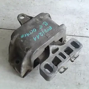 SKODA OCTAVIA 97-00 Motortartó bak bontott alkatrész Ne maradj le